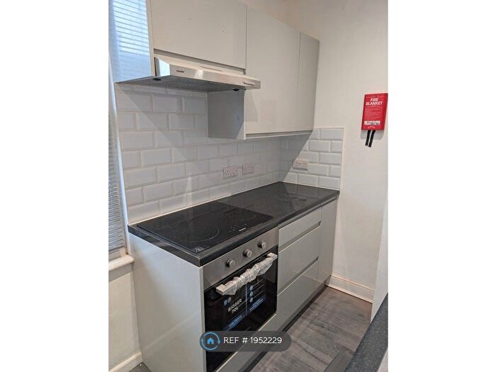 2 Bedroom Flat To Rent In Swindon, Swindon, SN1