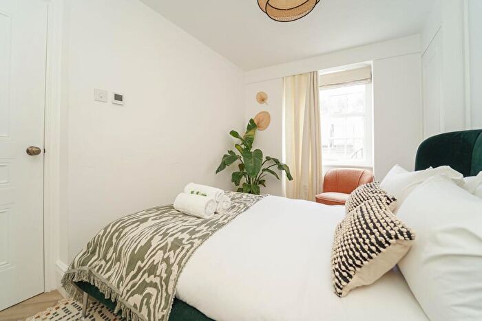 1 Bedroom Apartment To Rent In Gordon Road, Clifton, Bristol, BS8