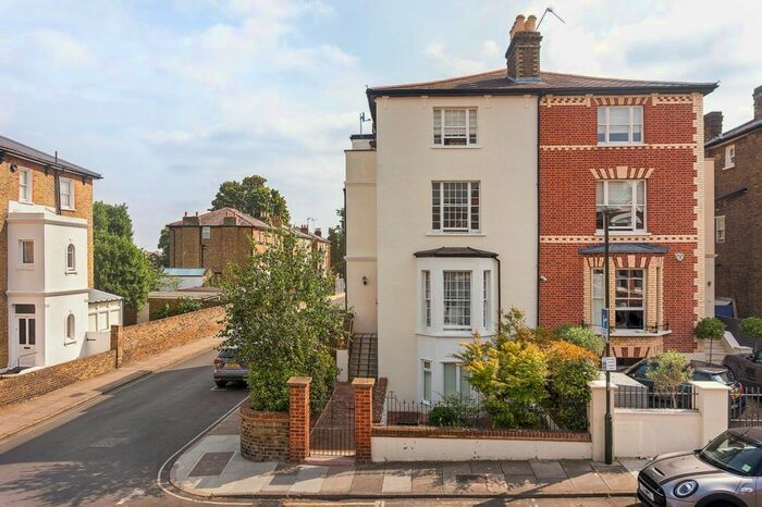 1 Bedroom Flat To Rent In Mount Ararat Road, Richmond, TW10