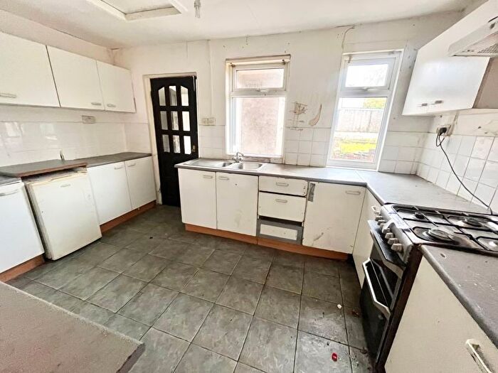 6 Bedroom End Of Terrace House For Sale In John Street, Brierley Hill, DY5
