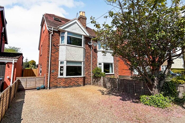4 Bedroom Semi-Detached House For Sale In Rugby Road, Dunchurch, Rugby, CV22