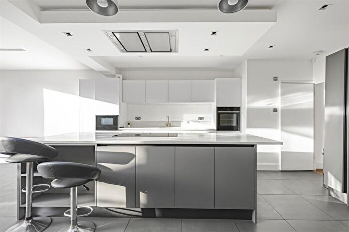 5 Bedroom Terraced House To Rent In Kingsway, Mortlake, SW14