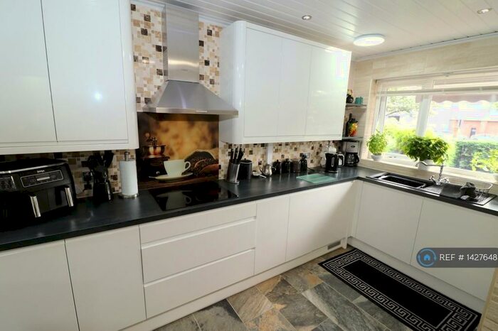 3 Bedroom Maisonette To Rent In St. Marks Street, Birmingham, B1