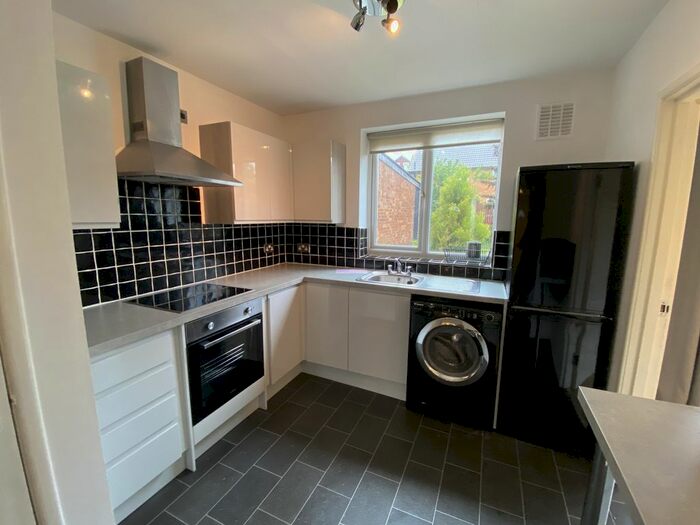 3 Bedroom Semi-Detached House To Rent In Raynville Drive, Leeds, West Yorkshire, LS13