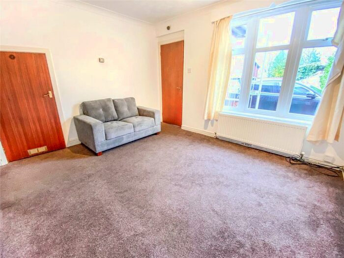 1 Bedroom Flat To Rent In Slade Lane, Manchester, M19