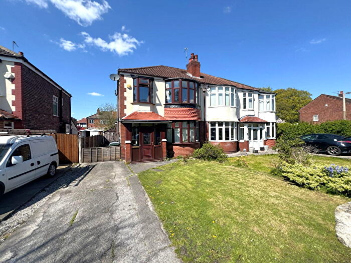 3 Bedroom Semi-Detached House For Sale In Stockport Road, Cheadle Heath, SK3