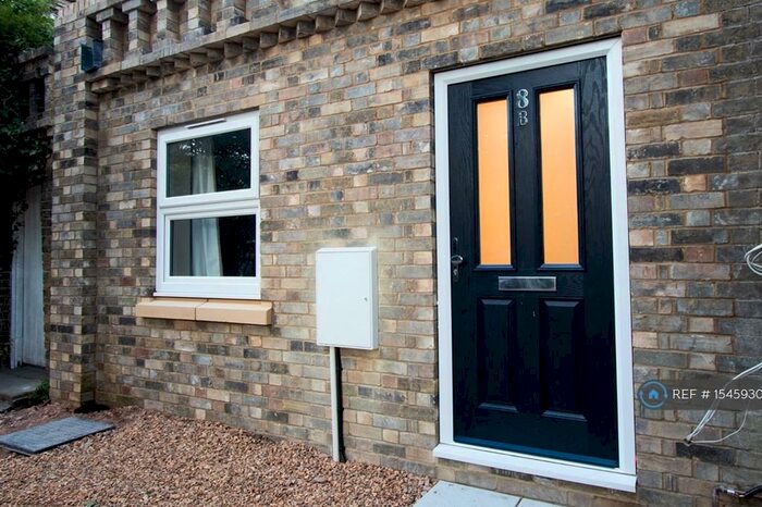 5 Bedroom Semi-Detached House To Rent In Portswood Park, Southampton, SO17