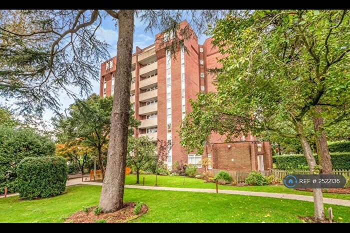 2 Bedroom Flat To Rent In Norman Court, London, N3