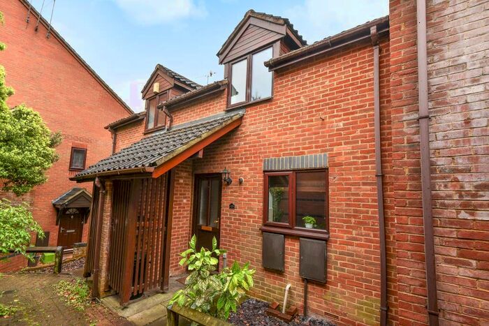 2 Bedroom Semi-Detached House To Rent In Wyatt Close, High Wycombe, HP13