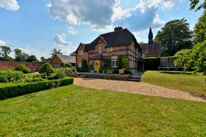 5 Bedroom Country House To Rent In , OX7