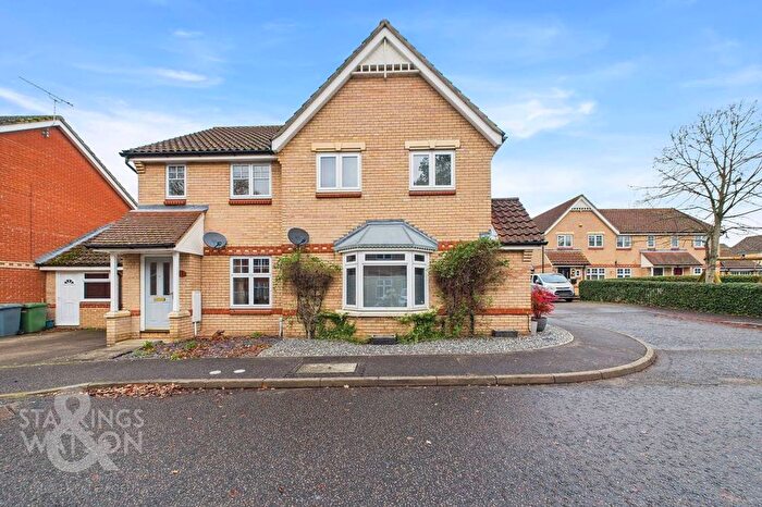 3 Bedroom Semi Detached House For Sale In Evans Way, Old Catton, Norwich, NR6