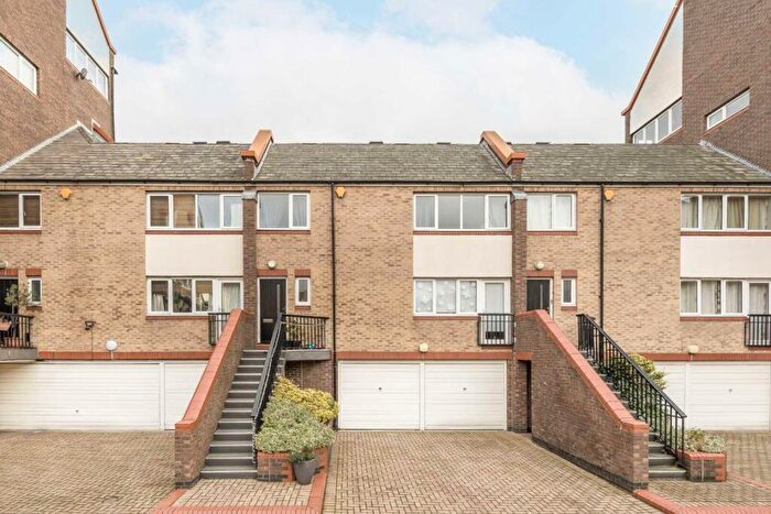 2 Bedroom Flat To Rent In Admiral Place, Rotherhithe, SE16