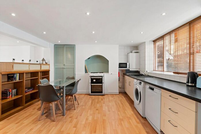 1 Bedroom Property To Rent In Offord Road, Islington Central, N1