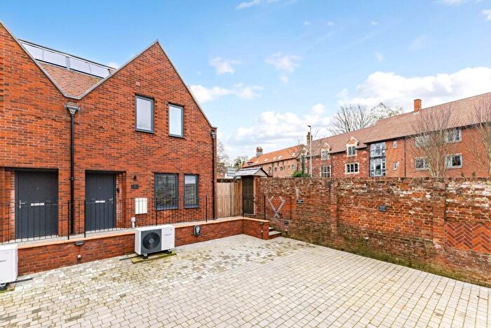 3 Bedroom Detached House For Sale In Eyres Way, Salisbury, SP1