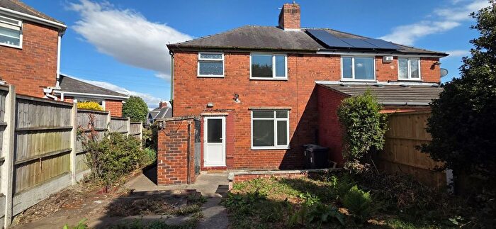 3 Bedroom Semi Detached House To Rent In Highfield View Road, Chesterfield, S41
