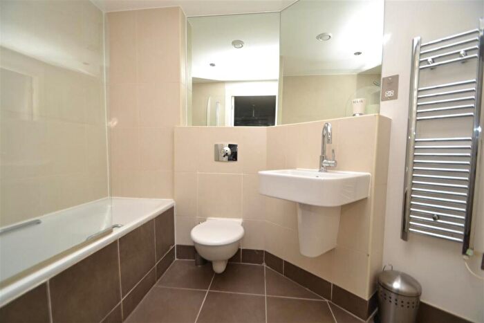 2 Bedroom Apartment To Rent In Basilica, LS1