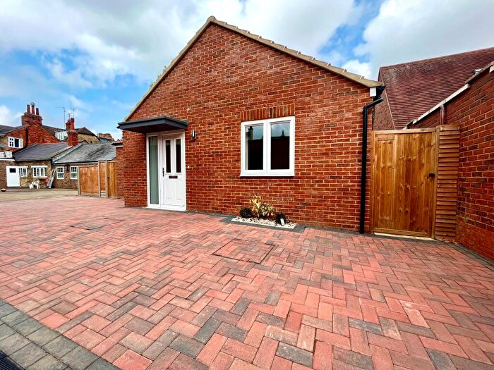 2 Bedroom Bungalow To Rent In East Street, Olney, MK46