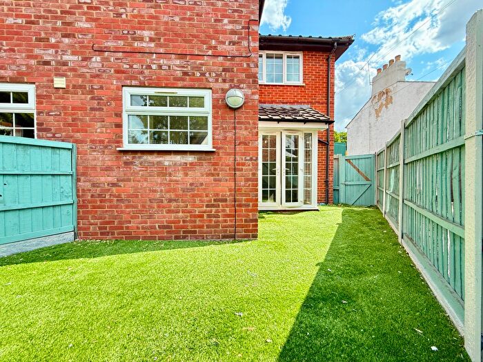 2 Bedroom End Of Terrace House To Rent In Ongar Road, Brentwood, CM15