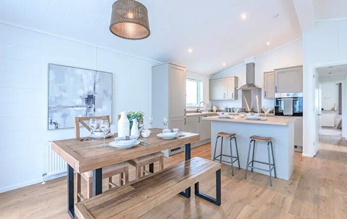 2 Bedroom Park Home For Sale In Landford, Salisbury, SP5
