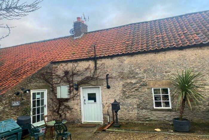 2 Bedroom Cottage To Rent In Main Street, York, YO62
