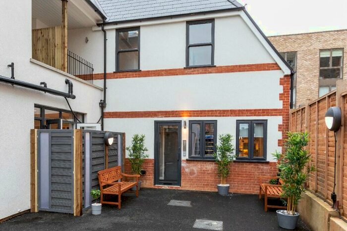 Studio To Rent In B Stafford Road, Wallington, Surrey, SM6