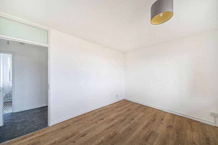 2 Bedroom Maisonette To Rent In Hyperion House, Brixton Hill, London, SW2