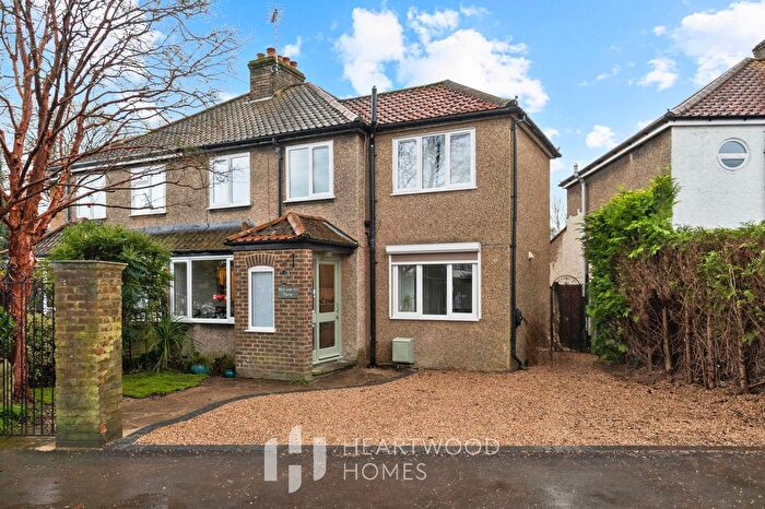3 Bedroom Semi Detached House For Sale In Leyland Avenue, St. Albans, AL1