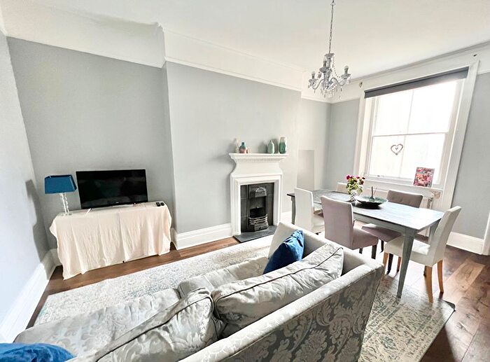 2 Bedroom Flat To Rent In Chesham Place, Brighton, BN2