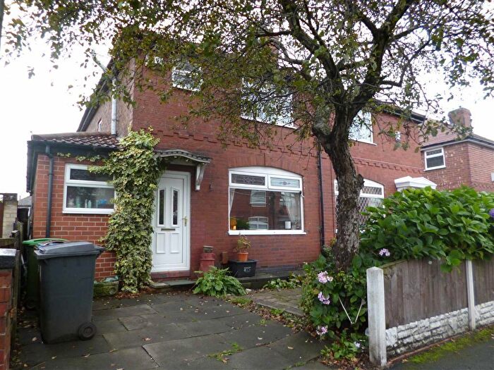 3 Bedroom Semi-Detached House To Rent In Williams Crescent, Chadderton, OL9