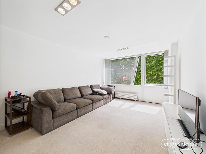2 Bedroom Flat For Sale In One Park West, Liverpool, L1