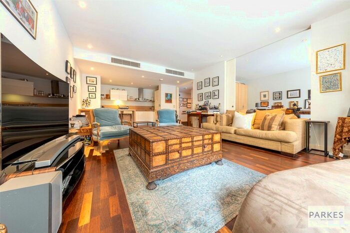3 Bedroom Flat To Rent In Gatliff Road, London, SW1W