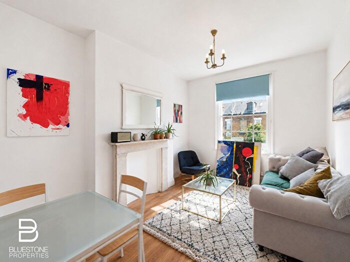 2 Bedroom Flat To Rent In Flaxman Road, London, SE5