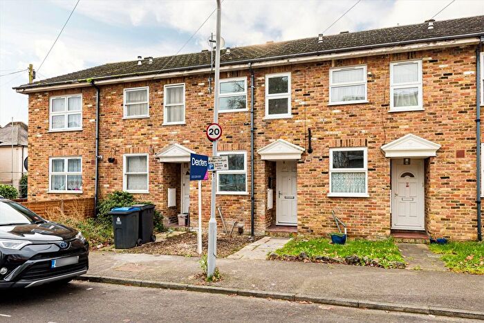 2 Bedroom Property For Sale In Vincent Road, Kingston Upon Thames, KT1