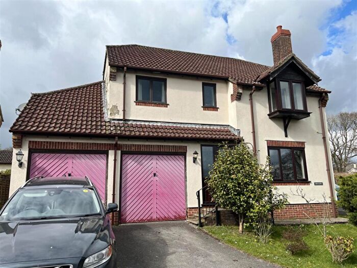 4 Bedroom Detached House To Rent In Newtons Orchard, Kilmington, EX13