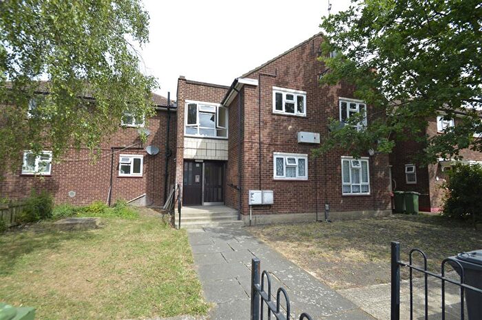 1 Bedroom Apartment For Sale In Bastable Avenue, Barking, IG11
