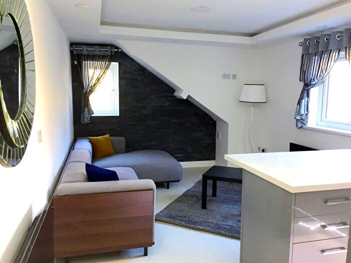 1 Bedroom Flat To Rent In Richmond Road, Cathays, Cardiff, CF24