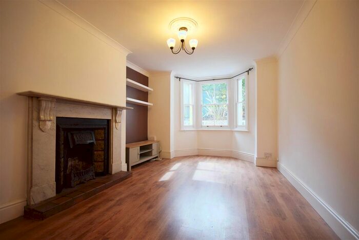 2 Bedroom Flat To Rent In Amyand Park Road, St Margarets, Twickenham, TW1