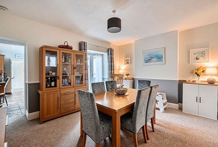 3 Bedroom Terraced House For Sale In Bath Road, Willsbridge, Bristol, BS30