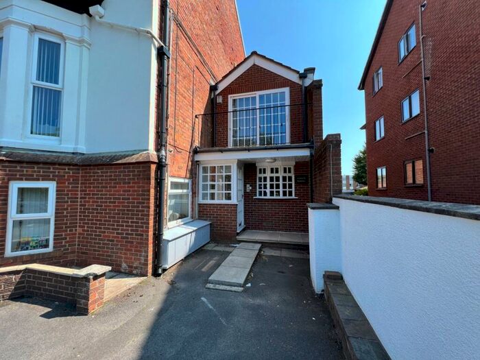 2 Bedroom Coach House To Rent In Park Crescent, Southport, Merseyside, PR9