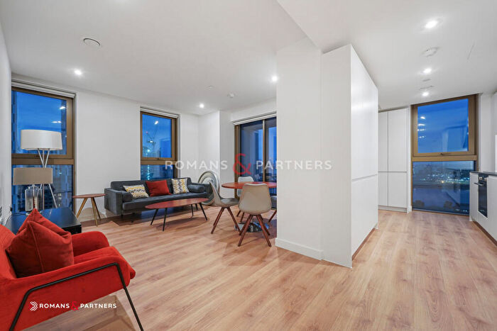 2 Bedroom Apartment To Rent In One Thames Quay, Canary Wharf, E14