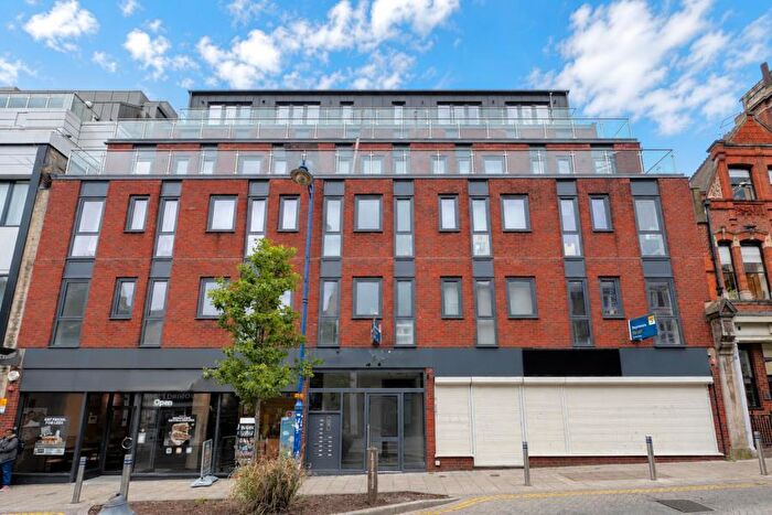 1 Bedroom Apartment To Rent In Woking, Surrey, GU21