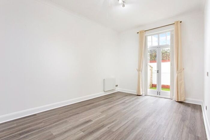 1 Bedroom Flat To Rent In Randolph Gardens, Maida Vale, NW6