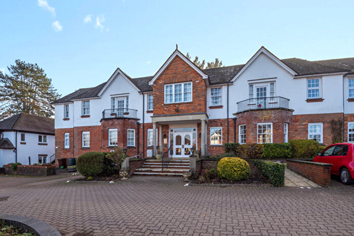 1 Bedroom Apartment For Sale In War Memorial Place, Henley-on-Thames, Oxfordshire, RG9