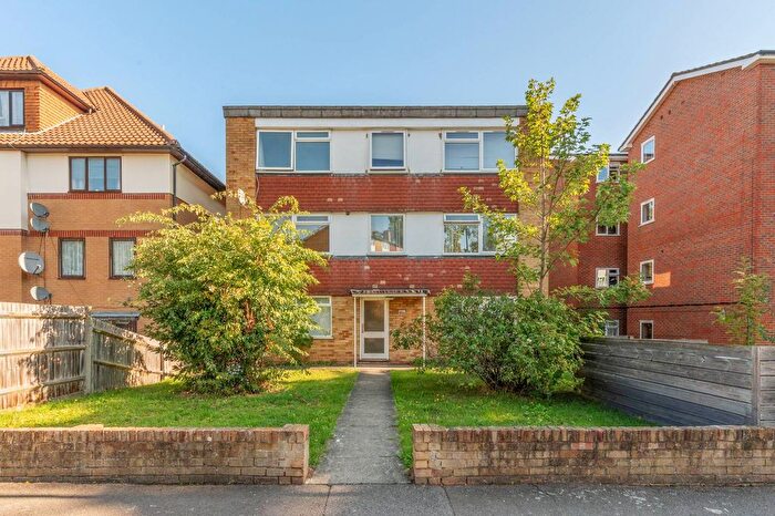 1 Bedroom Flat To Rent In Avenue Road, South Norwood, London, SE25