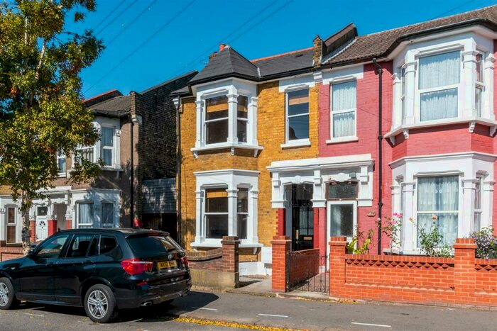 3 Bedroom Terraced House To Rent In Hatherley Road, Walthamstow, E17