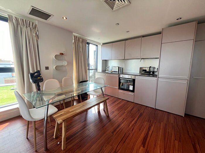 2 Bedroom Apartment To Rent In The Ropewalk, Nottingham, NG1