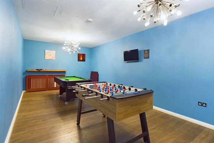 1 Bedroom Flat To Rent In Greenhill Way, Harrow On The Hill, HA1