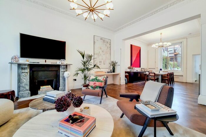 3 Bedroom Flat For Sale In Cromwell Place, SW7