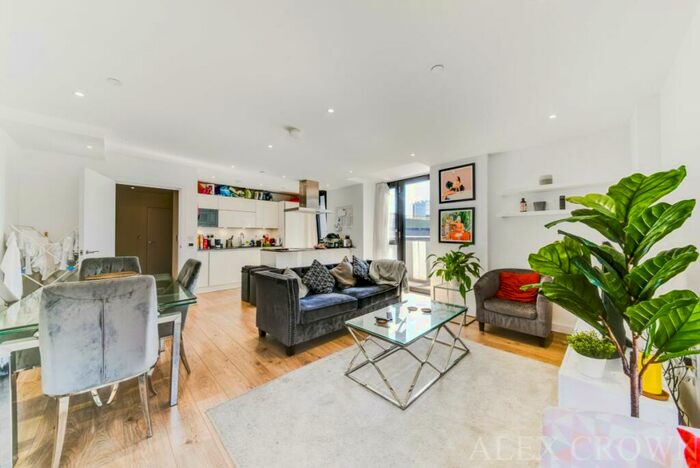 3 Bedroom Apartment To Rent In Forrester Way, Stratford, E15