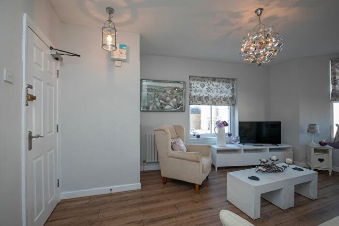 1 Bedroom End Of Terrace House For Sale In Esplanade Avenue, Porthcawl, CF36